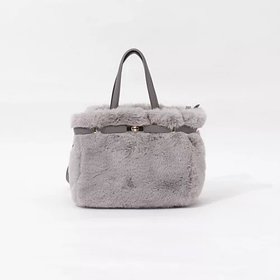 【ノーリーズ/NOLLEY'S】 ひねり金具付きファートートバッグ人気、トレンドファッション・服の通販 founy(ファニー) ファッション Fashion レディースファッション Fashion for Women バッグ Bags おすすめ Recommended / Our Picks ショルダー Shoulder, Shoulder Strap トレンド Trend, Trending Now フェイクファー Faux Fur, Imitation Fur フェミニン Feminine, Girly ポケット Pocket, Pocket Detail A/W・秋冬 Autumn/Winter |ID:prp329100004626353