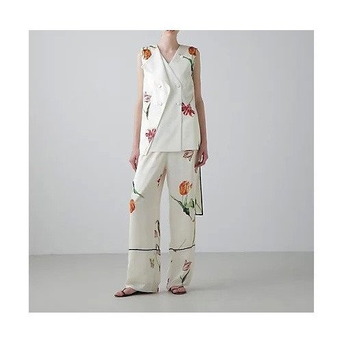 【アドーア/ADORE】のピクトリカルブックプリントジレ 人気、トレンドファッション・服の通販 founy(ファニー) 　ファッション　Fashion　レディースファッション　Fashion for Women　アウター　Coat / Outerwear Collection　トップス・カットソー　Cut & Sew Tops　ベスト&ジレ / 重ね着スタイル　Vests & Gilets　おすすめ　Recommended / Our Picks　イラスト　Illustration　インナー　Innerwear　サテン　Satin, Glossy Fabric　スタンダード　Standard, Basic　フィット　Fit, Slim Fit　プリント　Print, Printed Pattern　モチーフ　Motif, Design Theme　夏　Summer　春　Spring　S/S・春夏　SS, Spring/Summer, Warm Season　無地　Plain, Solid Color　other-3|ID: prp329100004626397 ipo3291000000033244643