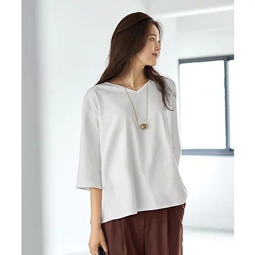 【スタイルデリ/STYLE DELI】の【ものづくりJAPAN】DIORAMA 7分袖VネックTシャツ 人気、トレンドファッション・服の通販 founy(ファニー) 　ファッション　Fashion　レディースファッション　Fashion for Women　トップス・カットソー　Cut & Sew Tops　シャツ・ブラウス・オフィスカジュアル　Elegant Blouses & Button-Ups　ロングTシャツ・Tシャツ　Longline T-Shirts & Tees　Vネックトップス　V-Neck Tops / V-Cut Neckline Shirts　インド　Indian Textile　インナー　Innerwear　カットソー　Cut and Sewn Top　カーディガン　Cardigan, Knitwear　コレクション　Collection, Seasonal Line　ショルダー　Shoulder, Shoulder Strap　ジャケット　Jacket, Outerwear　ストレート　Straight, Straight Cut　スリット　Slit, Slit Detail　デコルテ　Décolleté, Neckline　ドレープ　Drape, Draping Fabric　ドロップ　Drop Shoulder, Dropped Style　人気　Popular, Best Seller　バランス　Balance, Style Balance　フィット　Fit, Slim Fit　ベーシック　Basic, Essential　半袖　Short Sleeve, Half Sleeve　日本製　Made In Japan　夏　Summer　エレガント 上品　Elegant　 other-1|ID: prp329100004630902 ipo3291000000033314505