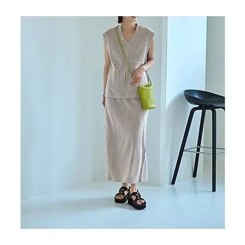 【スタイルデリ/STYLE DELI】の【LUXE】ストライプ状フリルのカットソーセットアップ インテリア・キッズ・メンズ・レディースファッション・服の通販 founy(ファニー) 　ファッション　Fashion　レディースファッション　Fashion for Women　トップス・カットソー　Cut & Sew Tops　カットソー・ベーシックTシャツ　Cut-and-Sewn Tops / Stretch Tees & Basics　インナー　Innerwear　カットソー　Cut and Sewn Top　キャミソール　Camisole, Spaghetti Strap Top　グラデーション　Gradient, Ombre　ストライプ　Stripe, Striped Pattern　スリット　Slit, Slit Detail　セットアップ　Set-Up, Coordinated Outfit　タンク　Tank Top, Sleeveless Top　ノースリーブ　Sleeveless, No-Sleeve　パープル　Purple, Violet　フォルム　Silhouette, Form　フリル　Frill, Ruffle　フロント　Front, Front Design　ベスト　Vest, Waistcoat　ポケット　Pocket, Pocket Detail　半袖　Short Sleeve, Half Sleeve　ミックス　Mix, Mixed Style　夏　Summer　ブラックミックス|ID: prp329100004636061 ipo3291000000033394793