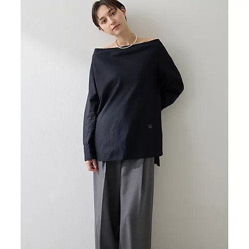 【ウィムガゼット/Whim Gazette】のブロードオフショルダーブラウス インテリア・キッズ・メンズ・レディースファッション・服の通販 founy(ファニー) https://founy.com/ ファッション Fashion レディースファッション Fashion for Women トップス・カットソー Cut & Sew Tops シャツ・ブラウス・オフィスカジュアル Elegant Blouses & Button-Ups カフス Cuff Design スリーブ Sleeve, Long Sleeve / Short Sleeve ドレープ Drape, Draping Fabric フロント Front, Front Design ブロード Broadcloth, Fine Cotton ワンポイント One Point, Statement Accent 2025年 2025 2025-2026秋冬・A/W Autumn/Winter 2025–26 AW25–26 |ID: prp329100004636668 ipo3291000000033407146