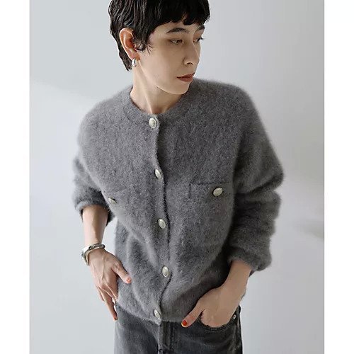 【ウィムガゼット/Whim Gazette】のファーボタンジャケット 人気、トレンドファッション・服の通販 founy(ファニー) 　ファッション　Fashion　レディースファッション　Fashion for Women　アウター　Coat / Outerwear Collection　レディースジャケット・軽アウター　Jackets　2025年　2025　2025-2026秋冬・A/W　Autumn/Winter 2025–26 AW25–26　カーディガン　Cardigan, Knitwear　クラシカル　Classical, Vintage-Inspired　コンパクト　Compact, Small Size　ジャケット　Jacket, Outerwear　フォックス　Fox, Fox Fur　フロント　Front, Front Design　ボトム　Bottoms, Lower Wear　メタル　Metal, Metal Parts　エレガント 上品　Elegant　定番　Standard, Basic Item　other-3|ID: prp329100004642560 ipo3291000000033486597