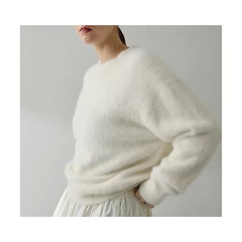 【ウィムガゼット/Whim Gazette】のファークルーネックプルオーバー インテリア・キッズ・メンズ・レディースファッション・服の通販 founy(ファニー) 　ファッション　Fashion　レディースファッション　Fashion for Women　トップス・カットソー　Cut & Sew Tops　カジュアルプルオーバー・ニットトップス　Pullovers & Knit Tops / Casual Pullovers　クラシカル　Classical, Vintage-Inspired　コンパクト　Compact, Small Size　フォックス　Fox, Fox Fur　ボトム　Bottoms, Lower Wear　エレガント 上品　Elegant　2025年　2025　2025-2026秋冬・A/W　Autumn/Winter 2025–26 AW25–26　オフホワイト|ID: prp329100004642563 ipo3291000000034134499