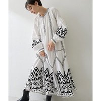 【ウィムガゼット/Whim Gazette】のエンブロイダリーワンピース 人気、トレンドファッション・服の通販 founy(ファニー) ファッション Fashion レディースファッション Fashion for Women ワンピース Dresses 2025年 2025 2025-2026秋冬・A/W Autumn/Winter 2025–26 AW25–26 アクセサリー Fashion Accessories インド Indian Textile エスニック Ethnic Style シューズ Shoes, Footwear デニム Denim, Jeans Material モチーフ Motif, Design Theme モノトーン Monotone, Black and White ロング Long, Long-Length |ID:prp329100004642571