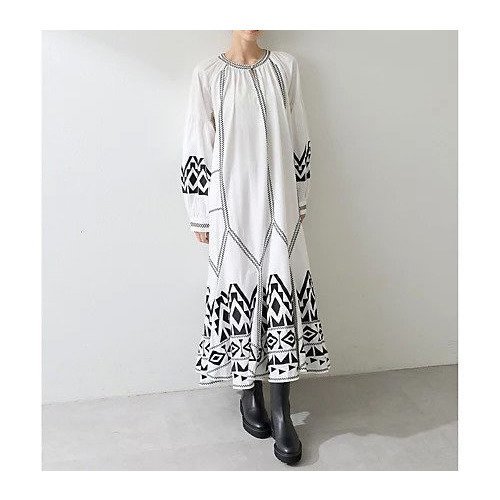 【ウィムガゼット/Whim Gazette】のエンブロイダリーワンピース 人気、トレンドファッション・服の通販 founy(ファニー) 　ファッション　Fashion　レディースファッション　Fashion for Women　ワンピース　Dresses　2025年　2025　2025-2026秋冬・A/W　Autumn/Winter 2025–26 AW25–26　アクセサリー　Fashion Accessories　インド　Indian Textile　エスニック　Ethnic Style　シューズ　Shoes, Footwear　デニム　Denim, Jeans Material　モチーフ　Motif, Design Theme　モノトーン　Monotone, Black and White　ロング　Long, Long-Length　other-3|ID: prp329100004642571 ipo3291000000033486676