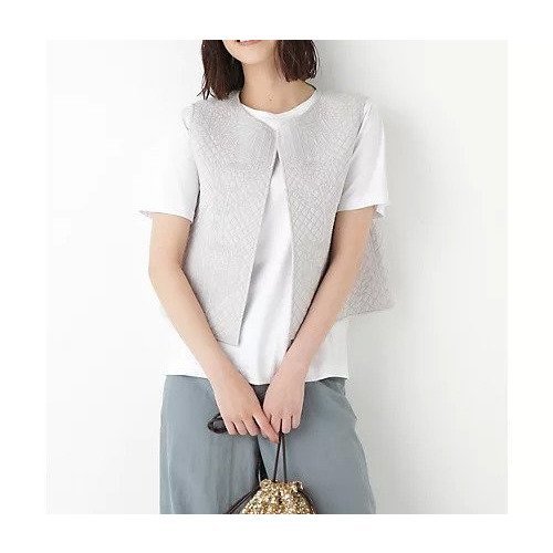 【ヒューマンウーマン/HUMAN WOMAN】のインドコットンボイルキルティングジレ インテリア・キッズ・メンズ・レディースファッション・服の通販 founy(ファニー) 　ファッション　Fashion　レディースファッション　Fashion for Women　アウター　Coat / Outerwear Collection　トップス・カットソー　Cut & Sew Tops　ベスト&ジレ / 重ね着スタイル　Vests & Gilets　おすすめ　Recommended / Our Picks　インド　Indian Textile　カットソー　Cut and Sewn Top　キルティング　Quilted, Quilting　キルト　Quilt, Quilted Fabric　シンプル　Simple, Minimal　スタンダード　Standard, Basic　バランス　Balance, Style Balance　ボトム　Bottoms, Lower Wear　グレー|ID: prp329100004644421 ipo3291000000033510325