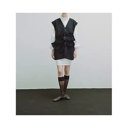 【マージ/MARGE】のTaffeta frill detail gilet 人気、トレンドファッション・服の通販 founy(ファニー) 　ファッション　Fashion　レディースファッション　Fashion for Women　アウター　Coat / Outerwear Collection　トップス・カットソー　Cut & Sew Tops　ベスト&ジレ / 重ね着スタイル　Vests & Gilets　2025年　2025　2025-2026秋冬・A/W　Autumn/Winter 2025–26 AW25–26　シェイプ　Shape, Slim Fit　ドローコード　Drawcord, Drawstring Cord　バランス　Balance, Style Balance　モチーフ　Motif, Design Theme　今季　This Season, Current Season　other-2|ID: prp329100004644579 ipo3291000000033512446