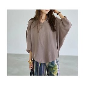 【スタイルデリ/STYLE DELI】 リネン調ゆったりドルマンVネックブラウス人気、トレンドファッション・服の通販 founy(ファニー) ファッション Fashion レディースファッション Fashion for Women トップス・カットソー Cut & Sew Tops シャツ・ブラウス・オフィスカジュアル Elegant Blouses & Button-Ups Vネックトップス V-Neck Tops / V-Cut Neckline Shirts イエロー Yellow 秋 Autumn カーディガン Cardigan, Knitwear キャミソール Camisole, Spaghetti Strap Top スリット Slit, Slit Detail タオル Towel, Bath Towel バランス Balance, Style Balance フォルム Silhouette, Form フレア Flare, Flared ブラジャー Bra, Lingerie ポケット Pocket, Pocket Detail リネン Linen, Linen Fabric 冬 Winter / This Winter |ID:prp329100004645394
