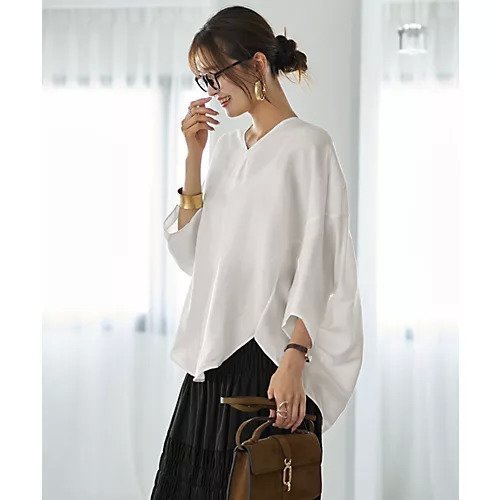 【スタイルデリ/STYLE DELI】のリネン調ゆったりドルマンVネックブラウス インテリア・キッズ・メンズ・レディースファッション・服の通販 founy(ファニー) 　ファッション　Fashion　レディースファッション　Fashion for Women　トップス・カットソー　Cut & Sew Tops　シャツ・ブラウス・オフィスカジュアル　Elegant Blouses & Button-Ups　Vネックトップス　V-Neck Tops / V-Cut Neckline Shirts　イエロー　Yellow　秋　Autumn　カーディガン　Cardigan, Knitwear　キャミソール　Camisole, Spaghetti Strap Top　スリット　Slit, Slit Detail　タオル　Towel, Bath Towel　バランス　Balance, Style Balance　フォルム　Silhouette, Form　フレア　Flare, Flared　ブラジャー　Bra, Lingerie　ポケット　Pocket, Pocket Detail　リネン　Linen, Linen Fabric　冬　Winter / This Winter　アイボリー|ID: prp329100004645394 ipo3291000000033526367