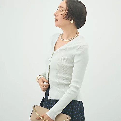 【ノーリーズ/NOLLEY'S】のリブ斜め柄Vネックカーディガン インテリア・キッズ・メンズ・レディースファッション・服の通販 founy(ファニー) 　ファッション　Fashion　レディースファッション　Fashion for Women　トップス・カットソー　Cut & Sew Tops　カーディガン・羽織り　Layered Style Cardigans　Vネックトップス　V-Neck Tops / V-Cut Neckline Shirts　2025年　2025　2025-2026秋冬・A/W　Autumn/Winter 2025–26 AW25–26　カーディガン　Cardigan, Knitwear　ストレッチ　Stretch, Stretchy Fabric　シルバー|ID: prp329100004645419 ipo3291000000033526545