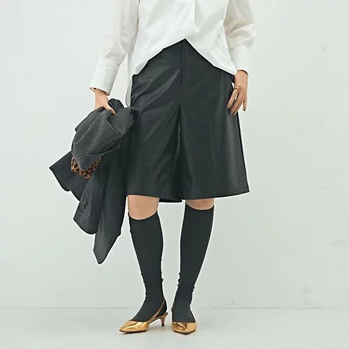 【ノーリーズソフィー/NOLLEY'S sophi】の《セットアップ対応》ウォッシャブルフェイクレザーハーフパンツ インテリア・キッズ・メンズ・レディースファッション・服の通販 founy(ファニー) https://founy.com/ ファッション Fashion レディースファッション Fashion for Women セットアップ Matching Sets レディースパンツ・ボトムス Pants & Trousers / Bottoms パンツ Pants & Trousers ショートパンツ・ハーフパンツ High-Waisted & Relaxed Shorts 2025年 2025 2025-2026秋冬・A/W Autumn/Winter 2025–26 AW25–26 おすすめ Recommended / Our Picks セットアップ Set-Up, Coordinated Outfit ソックス Socks, Hosiery ハーフ Half, Half-Length フェイクレザー Faux Leather, PU Leather フレア Flare, Flared 秋 Autumn |ID: prp329100004645456 ipo3291000000033526813
