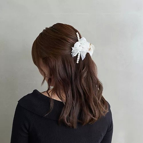 【フィービィー/phoebe】のフリルリボンパールバンスクリップ ホワイト 人気、トレンドファッション・服の通販 founy(ファニー) 　ファッション　Fashion　レディースファッション　Fashion for Women　おすすめ　Recommended / Our Picks　エレガント 上品　Elegant　シンプル　Simple, Minimal　パール　Pearl, Pearl Accent　フェミニン　Feminine, Girly　フリル　Frill, Ruffle　リボン　Ribbon, Bow　結婚式　Wedding　other-2|ID: prp329100004647756 ipo3291000000033551420