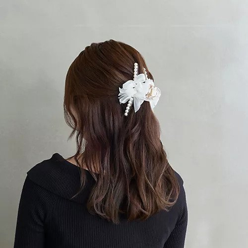 【フィービィー/phoebe】のフリルリボンパールバンスクリップ ホワイト 人気、トレンドファッション・服の通販 founy(ファニー) 　ファッション　Fashion　レディースファッション　Fashion for Women　おすすめ　Recommended / Our Picks　エレガント 上品　Elegant　シンプル　Simple, Minimal　パール　Pearl, Pearl Accent　フェミニン　Feminine, Girly　フリル　Frill, Ruffle　リボン　Ribbon, Bow　結婚式　Wedding　other-3|ID: prp329100004647756 ipo3291000000033551421