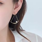【フィービィー/phoebe】の【金属アレルギー対応】スライヴパールトライアングルピアス ゴールド|ID: prp329100004648566 ipo3291000000033562769