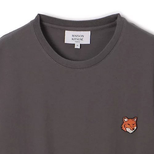 【メゾン キツネ/MAISON KITSUNE】のFOX HEAD REGULAR TEE-SHIRT 人気、トレンドファッション・服の通販 founy(ファニー) 　ファッション　Fashion　レディースファッション　Fashion for Women　トップス・カットソー　Cut & Sew Tops　シャツ・ブラウス・オフィスカジュアル　Elegant Blouses & Button-Ups　2025年　2025　2025-2026秋冬・A/W　Autumn/Winter 2025–26 AW25–26　シンプル　Simple, Minimal　バランス　Balance, Style Balance　フォックス　Fox, Fox Fur　定番　Standard, Basic Item　洗える　Machine Washable　other-3|ID: prp329100004649211 ipo3291000000033577146