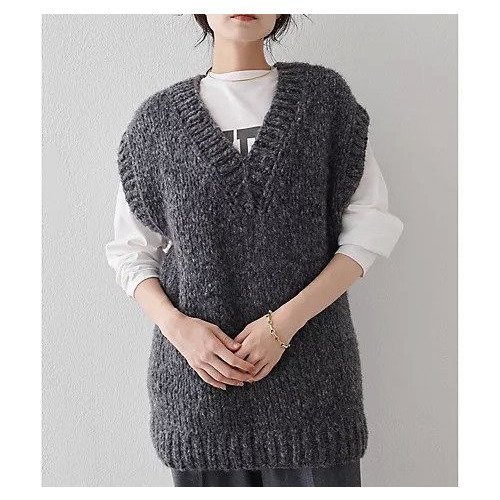 【ウィムガゼット/Whim Gazette】のハンドニットVプルオーバー 人気、トレンドファッション・服の通販 founy(ファニー) 　ファッション　Fashion　レディースファッション　Fashion for Women　トップス・カットソー　Cut & Sew Tops　ニット　Knit Tops & Sweaters　カジュアルプルオーバー・ニットトップス　Pullovers & Knit Tops / Casual Pullovers　2025年　2025　2025-2026秋冬・A/W　Autumn/Winter 2025–26 AW25–26　イタリア　Italy　カットソー　Cut and Sewn Top　ハンド　Hand, Handmade　ロング　Long, Long-Length　other-2|ID: prp329100004649863 ipo3291000000033589727