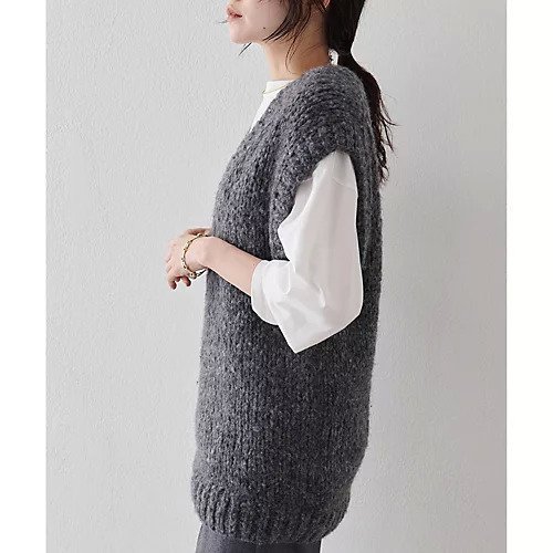 【ウィムガゼット/Whim Gazette】のハンドニットVプルオーバー 人気、トレンドファッション・服の通販 founy(ファニー) 　ファッション　Fashion　レディースファッション　Fashion for Women　トップス・カットソー　Cut & Sew Tops　ニット　Knit Tops & Sweaters　カジュアルプルオーバー・ニットトップス　Pullovers & Knit Tops / Casual Pullovers　2025年　2025　2025-2026秋冬・A/W　Autumn/Winter 2025–26 AW25–26　イタリア　Italy　カットソー　Cut and Sewn Top　ハンド　Hand, Handmade　ロング　Long, Long-Length　other-3|ID: prp329100004649863 ipo3291000000033589730