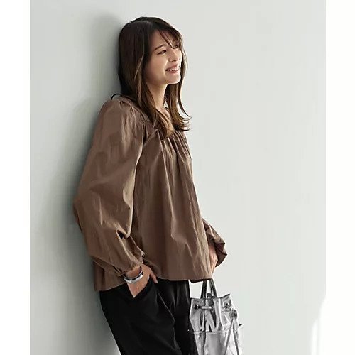 【スタイルデリ/STYLE DELI】の【LUXE】デコルテスクエアギャザーブラウス 人気、トレンドファッション・服の通販 founy(ファニー) 　ファッション　Fashion　レディースファッション　Fashion for Women　トップス・カットソー　Cut & Sew Tops　シャツ・ブラウス・オフィスカジュアル　Elegant Blouses & Button-Ups　インナー　Innerwear　カットソー　Cut and Sewn Top　ギャザー　Gathered, Ruffled　スクエア　Square, Square Shape　タートルネック　Turtleneck, High Neck　チュニック　Tunic, Long Top　テクスチャー　Texture, Textured Fabric　デコルテ　Décolleté, Neckline　ハイネック　High Neck, Mock Neck　バランス　Balance, Style Balance　フォルム　Silhouette, Form　ペンシル　Pencil, Pencil Skirt　ポケット　Pocket, Pocket Detail　夏　Summer　other-2|ID: prp329100004651070 ipo3291000000033603765