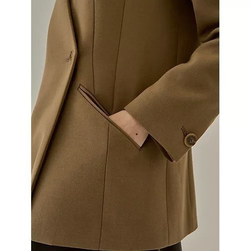 【アキラナカ/AKIRANAKA】のThelma jacket 人気、トレンドファッション・服の通販 founy(ファニー) 　ファッション　Fashion　レディースファッション　Fashion for Women　アウター　Coat / Outerwear Collection　レディースジャケット・軽アウター　Jackets　2025年　2025　2025-2026秋冬・A/W　Autumn/Winter 2025–26 AW25–26　クラシカル　Classical, Vintage-Inspired　シェイプ　Shape, Slim Fit　ジャケット　Jacket, Outerwear　フェミニン　Feminine, Girly　フロント　Front, Front Design　モダン　Modern, Contemporary　ワーク　Workwear, Utility Style　other-3|ID: prp329100004651998 ipo3291000000033668655