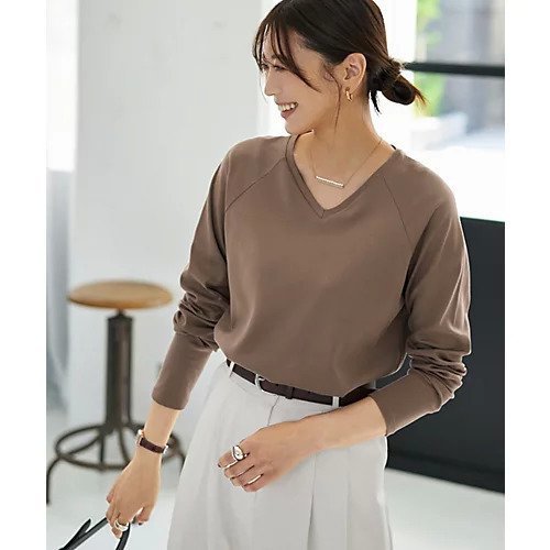 【スタイルデリ/STYLE DELI】の【ものづくりJAPAN】MeltyスムースVネックロングTシャツ インテリア・キッズ・メンズ・レディースファッション・服の通販 founy(ファニー) https://founy.com/ ファッション Fashion レディースファッション Fashion for Women トップス・カットソー Cut & Sew Tops シャツ・ブラウス・オフィスカジュアル Elegant Blouses & Button-Ups ロングTシャツ・Tシャツ Longline T-Shirts & Tees Vネックトップス V-Neck Tops / V-Cut Neckline Shirts インド Indian Textile 春 Spring 秋 Autumn カットソー Cut and Sewn Top コレクション Collection, Seasonal Line シルケット Silket, Silky Cotton スリーブ Sleeve, Long Sleeve / Short Sleeve タオル Towel, Bath Towel 人気 Popular, Best Seller 長袖 Long Sleeve, Full Sleeve ベーシック Basic, Essential リラックス Relax, Relaxed Fit ロング Long, Long-Length 冬 Winter / This Winter ビジネス 仕事 通勤 Business / Work / Commuting |ID: prp329100004653160 ipo3291000000033628575