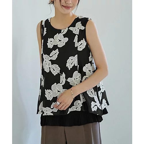 【スタイルデリ/STYLE DELI】のプリーツレイヤードフラワー刺繍ブラウス インテリア・キッズ・メンズ・レディースファッション・服の通販 founy(ファニー) 　ファッション　Fashion　レディースファッション　Fashion for Women　トップス・カットソー　Cut & Sew Tops　シャツ・ブラウス・オフィスカジュアル　Elegant Blouses & Button-Ups　インナー　Innerwear　オーガンジー　Organza Fabric　キャミソール　Camisole, Spaghetti Strap Top　シアー　Sheer, See-Through　シフォン　Chiffon, Lightweight Fabric　ジャケット　Jacket, Outerwear　スリット　Slit, Slit Detail　デニム　Denim, Jeans Material　定番　Standard, Basic Item　ノースリーブ　Sleeveless, No-Sleeve　フォーマル　Formal, Dressy　プリーツ　Pleats, Pleated　ペプラム　Peplum, Flared Hem　ペンシル　Pencil, Pencil Skirt　ラウンド　Round, Round Neck　A/W・秋冬　Autumn/Winter　エレガント 上品　Elegant　ブラック|ID: prp329100004655213 ipo3291000000033666585