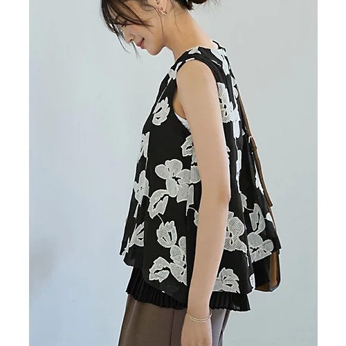 【スタイルデリ/STYLE DELI】のプリーツレイヤードフラワー刺繍ブラウス 人気、トレンドファッション・服の通販 founy(ファニー) 　ファッション　Fashion　レディースファッション　Fashion for Women　トップス・カットソー　Cut & Sew Tops　シャツ・ブラウス・オフィスカジュアル　Elegant Blouses & Button-Ups　インナー　Innerwear　オーガンジー　Organza Fabric　キャミソール　Camisole, Spaghetti Strap Top　シアー　Sheer, See-Through　シフォン　Chiffon, Lightweight Fabric　ジャケット　Jacket, Outerwear　スリット　Slit, Slit Detail　デニム　Denim, Jeans Material　定番　Standard, Basic Item　ノースリーブ　Sleeveless, No-Sleeve　フォーマル　Formal, Dressy　プリーツ　Pleats, Pleated　ペプラム　Peplum, Flared Hem　ペンシル　Pencil, Pencil Skirt　ラウンド　Round, Round Neck　A/W・秋冬　Autumn/Winter　エレガント 上品　Elegant　other-3|ID: prp329100004655213 ipo3291000000033666589