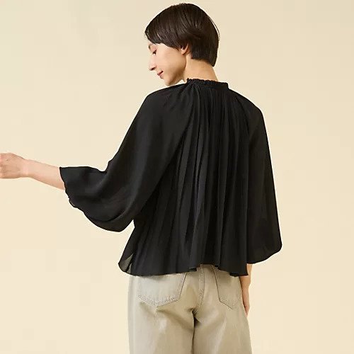【マルティニーク/martinique】のプリーツブラウス 人気、トレンドファッション・服の通販 founy(ファニー) 　ファッション　Fashion　レディースファッション　Fashion for Women　トップス・カットソー　Cut & Sew Tops　シャツ・ブラウス・オフィスカジュアル　Elegant Blouses & Button-Ups　おすすめ　Recommended / Our Picks　ギャザー　Gathered, Ruffled　ジョーゼット　Georgette, Semi-Sheer Fabric　スキッパー　Skipper, Open Collar　パターン　Pattern, Design Print　プリーツ　Pleats, Pleated　other-3|ID: prp329100004657506 ipo3291000000033706825