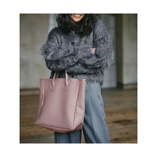 【ヤングアンドオルセン/YOUNG & OLSEN The DRYGOODS STORE】のEMBOSSED LEATHER D TOTE M 人気、トレンドファッション・服の通販 founy(ファニー) 　ファッション　Fashion　レディースファッション　Fashion for Women　バッグ　Bags　シンプル　Simple, Minimal　トレンド　Trend, Trending Now　フェミニン　Feminine, Girly　マニッシュ　Mannish, Boyish　今季　This Season, Current Season　別注　Limited Edition, Custom Order　A/W・秋冬　Autumn/Winter　other-3|ID: prp329100004683390 ipo3291000000034410252