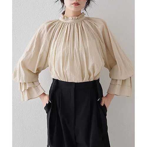 【ウィムガゼット/Whim Gazette】のカフスギャザーブラウス インテリア・キッズ・メンズ・レディースファッション・服の通販 founy(ファニー) 　ファッション　Fashion　レディースファッション　Fashion for Women　トップス・カットソー　Cut & Sew Tops　シャツ・ブラウス・オフィスカジュアル　Elegant Blouses & Button-Ups　カフス　Cuff Design　ギャザー　Gathered, Ruffled　フリル　Frill, Ruffle　ベビー　Baby, Babywear　エレガント 上品　Elegant　2025年　2025　2025-2026秋冬・A/W　Autumn/Winter 2025–26 AW25–26　ライトベージュ|ID: prp329100004684646 ipo3291000000033830760