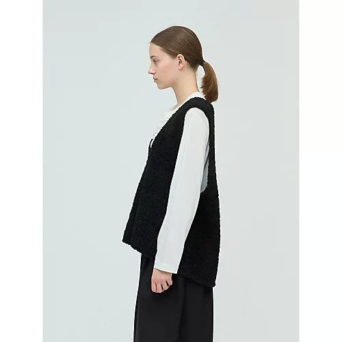【ミズイロ インド/mizuiro ind】のへアリーVネックベスト 人気、トレンドファッション・服の通販 founy(ファニー) 　ファッション　Fashion　レディースファッション　Fashion for Women　アウター　Coat / Outerwear Collection　トップス・カットソー　Cut & Sew Tops　ベスト&ジレ / 重ね着スタイル　Vests & Gilets　Vネックトップス　V-Neck Tops / V-Cut Neckline Shirts　インナー　Innerwear　ベスト　Vest, Waistcoat　ポケット　Pocket, Pocket Detail　モコモコ　Fuzzy, Fluffy　人気　Popular, Best Seller　秋　Autumn　other-3|ID: prp329100004686336 ipo3291000000033840790