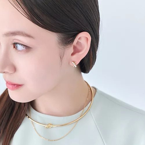 【フィービィー/phoebe】の【痛くないシリーズ/金属アレルギー対応】パールクロスライトフィットイヤリング 人気、トレンドファッション・服の通販 founy(ファニー) 　ファッション　Fashion　レディースファッション　Fashion for Women　ジュエリー　Jewelry　ファッションリング　Fashion Rings　イヤリング・フープ・ドロップタイプ　Hoop, Drop & Clip Earrings　イヤリング　Earrings　シルバー　Silver, Metallic Silver　パール　Pearl, Pearl Accent　メタル　Metal, Metal Parts　モチーフ　Motif, Design Theme　片耳　One-Ear, Single Earring　軽量　Lightweight, Ultra Light　other-2|ID: prp329100004687953 ipo3291000000033852936