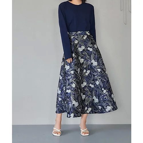【スタイルデリ/STYLE DELI】の【Made in JAPAN】フラワー柄ジャガード織りサキュラースカート 人気、トレンドファッション・服の通販 founy(ファニー) 　ファッション　Fashion　レディースファッション　Fashion for Women　スカート　Skirts　軽量　Lightweight, Ultra Light　シルバー　Silver, Metallic Silver　スニーカー　Sneakers, Trainers　スリット　Slit, Slit Detail　ダウン　Down, Puffer　フォルム　Silhouette, Form　フラワー　Flower, Floral　フレア　Flare, Flared　ブルゾン　Blouson, Bomber Jacket　プリント　Print, Printed Pattern　ポケット　Pocket, Pocket Detail　ループ　Loop, Loop Knit　ロング　Long, Long-Length　日本製　Made In Japan　夏　Summer　other-2|ID: prp329100004691454 ipo3291000000033878297