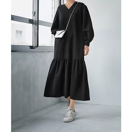 【スタイルデリ/STYLE DELI】のボトムフレアVネックワンピース インテリア・キッズ・メンズ・レディースファッション・服の通販 founy(ファニー) 　ファッション　Fashion　レディースファッション　Fashion for Women　ワンピース　Dresses　インナー　Innerwear　春　Spring　秋　Autumn　ギャザー　Gathered, Ruffled　クール　Cool, Chic　切替　Switching, Contrast Panel　ショルダー　Shoulder, Shoulder Strap　ジャケット　Jacket, Outerwear　ジョーゼット　Georgette, Semi-Sheer Fabric　スニーカー　Sneakers, Trainers　スリーブ　Sleeve, Long Sleeve / Short Sleeve　スーツ　Suit, Formalwear　セットアップ　Set-Up, Coordinated Outfit　ダメージ　Distressed, Destroyed　ドロップ　Drop Shoulder, Dropped Style　定番　Standard, Basic Item　ハイネック　High Neck, Mock Neck　フェミニン　Feminine, Girly　フォルム　Silhouette, Form　フォーマル　Formal, Dressy　フレア　Flare, Flared　ベーシック　Basic, Essential　ボトム　Bottoms, Lower Wear　ポケット　Pocket, Pocket Detail　モノトーン　Monotone, Black and White　冬　Winter / This Winter　おすすめ　Recommended / Our Picks　ブラック|ID: prp329100004694293 ipo3291000000033896281