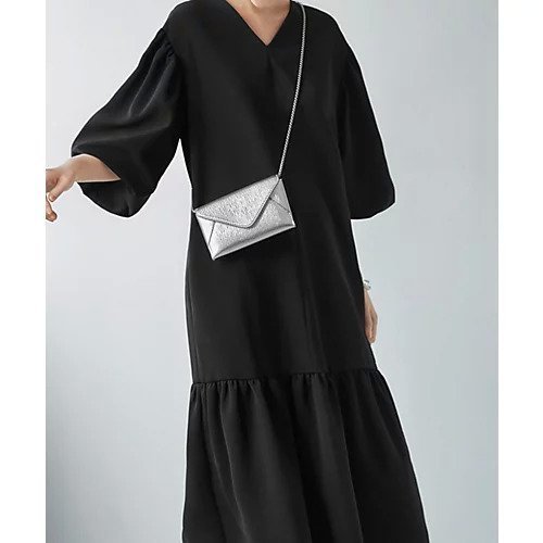 【スタイルデリ/STYLE DELI】のボトムフレアVネックワンピース 人気、トレンドファッション・服の通販 founy(ファニー) 　ファッション　Fashion　レディースファッション　Fashion for Women　ワンピース　Dresses　インナー　Innerwear　春　Spring　秋　Autumn　ギャザー　Gathered, Ruffled　クール　Cool, Chic　切替　Switching, Contrast Panel　ショルダー　Shoulder, Shoulder Strap　ジャケット　Jacket, Outerwear　ジョーゼット　Georgette, Semi-Sheer Fabric　スニーカー　Sneakers, Trainers　スリーブ　Sleeve, Long Sleeve / Short Sleeve　スーツ　Suit, Formalwear　セットアップ　Set-Up, Coordinated Outfit　ダメージ　Distressed, Destroyed　ドロップ　Drop Shoulder, Dropped Style　定番　Standard, Basic Item　ハイネック　High Neck, Mock Neck　フェミニン　Feminine, Girly　フォルム　Silhouette, Form　フォーマル　Formal, Dressy　フレア　Flare, Flared　ベーシック　Basic, Essential　ボトム　Bottoms, Lower Wear　ポケット　Pocket, Pocket Detail　モノトーン　Monotone, Black and White　冬　Winter / This Winter　おすすめ　Recommended / Our Picks　other-3|ID: prp329100004694293 ipo3291000000033896283