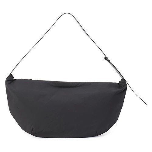 【アモーメント/AMOMENTO】のLARGE PADDED BAG インテリア・キッズ・メンズ・レディースファッション・服の通販 founy(ファニー) 　ファッション　Fashion　レディースファッション　Fashion for Women　バッグ　Bags　2025年　2025　2025-2026秋冬・A/W　Autumn/Winter 2025–26 AW25–26　タフタ　Taffeta, Structured Fabric　ポケット　Pocket, Pocket Detail　BLACK|ID: prp329100004700040 ipo3291000000033937307