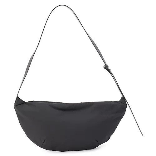 【アモーメント/AMOMENTO】のSMALL PADDED BAG インテリア・キッズ・メンズ・レディースファッション・服の通販 founy(ファニー) 　ファッション　Fashion　レディースファッション　Fashion for Women　バッグ　Bags　2025年　2025　2025-2026秋冬・A/W　Autumn/Winter 2025–26 AW25–26　タフタ　Taffeta, Structured Fabric　ポケット　Pocket, Pocket Detail　BLACK|ID: prp329100004700041 ipo3291000000034865667