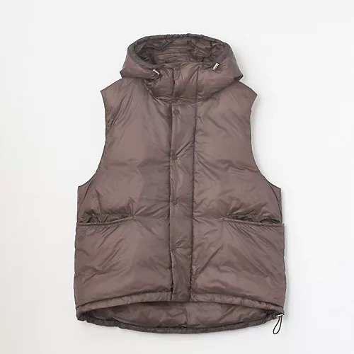 【レミレリーフ/REMI RELIEF】の【HPS別注】超軽量ナイロンアウトドアダウンベストフーディ 人気、トレンドファッション・服の通販 founy(ファニー) 　ファッション　Fashion　レディースファッション　Fashion for Women　アウター　Coat / Outerwear Collection　トップス・カットソー　Cut & Sew Tops　ベスト&ジレ / 重ね着スタイル　Vests & Gilets　スタイリッシュ　Stylish, Fashionable　スタンド　Stand Collar, Upright Stand　スリット　Slit, Slit Detail　ダウン　Down, Puffer　フラップ　Flap, Flap Pocket　ベスト　Vest, Waistcoat　ポケット　Pocket, Pocket Detail　メタル　Metal, Metal Parts　人気　Popular, Best Seller　別注　Limited Edition, Custom Order　定番　Standard, Basic Item　軽量　Lightweight, Ultra Light　 other-1|ID: prp329100004700059 ipo3291000000033937478