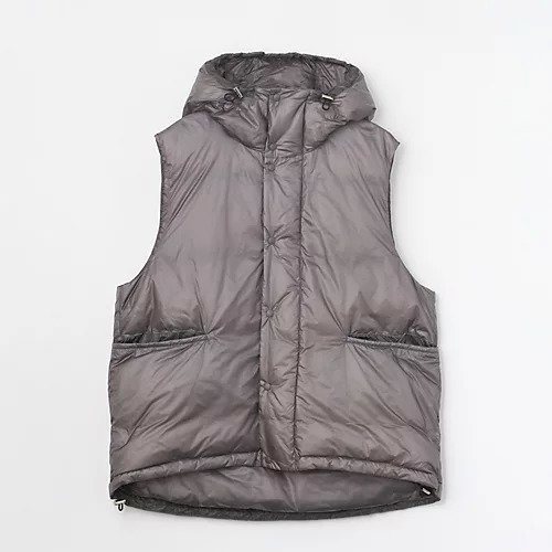 【レミレリーフ/REMI RELIEF】の【HPS別注】超軽量ナイロンアウトドアダウンベストフーディ インテリア・キッズ・メンズ・レディースファッション・服の通販 founy(ファニー) 　ファッション　Fashion　レディースファッション　Fashion for Women　アウター　Coat / Outerwear Collection　トップス・カットソー　Cut & Sew Tops　ベスト&ジレ / 重ね着スタイル　Vests & Gilets　スタイリッシュ　Stylish, Fashionable　スタンド　Stand Collar, Upright Stand　スリット　Slit, Slit Detail　ダウン　Down, Puffer　フラップ　Flap, Flap Pocket　ベスト　Vest, Waistcoat　ポケット　Pocket, Pocket Detail　メタル　Metal, Metal Parts　人気　Popular, Best Seller　別注　Limited Edition, Custom Order　定番　Standard, Basic Item　軽量　Lightweight, Ultra Light　グレー|ID: prp329100004700059 ipo3291000000033937480