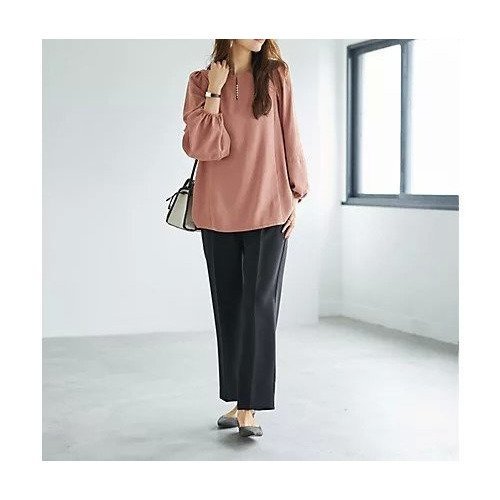 【スタイルデリ/STYLE DELI】の外せるパール付きチュニックブラウス 人気、トレンドファッション・服の通販 founy(ファニー) 　ファッション　Fashion　レディースファッション　Fashion for Women　トップス・カットソー　Cut & Sew Tops　シャツ・ブラウス・オフィスカジュアル　Elegant Blouses & Button-Ups　カーディガン　Cardigan, Knitwear　ギャザー　Gathered, Ruffled　シンプル　Simple, Minimal　ジャケット　Jacket, Outerwear　チュニック　Tunic, Long Top　デコルテ　Décolleté, Neckline　ドレープ　Drape, Draping Fabric　ネックレス　Necklace, Pendant Necklace　バランス　Balance, Style Balance　パール　Pearl, Pearl Accent　ボトム　Bottoms, Lower Wear　ポケット　Pocket, Pocket Detail　リーフ　Leaf, Botanical Leaf　夏　Summer　other-2|ID: prp329100004704557 ipo3291000000033973454
