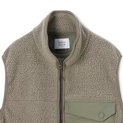 【メゾン キツネ/MAISON KITSUNE】のCASUAL FLEECE SLEEVELESS VEST 人気、トレンドファッション・服の通販 founy(ファニー) 　ファッション　Fashion　レディースファッション　Fashion for Women　アウター　Coat / Outerwear Collection　トップス・カットソー　Cut & Sew Tops　ベスト&ジレ / 重ね着スタイル　Vests & Gilets　2025年　2025　2025-2026秋冬・A/W　Autumn/Winter 2025–26 AW25–26　コレクション　Collection, Seasonal Line　シンプル　Simple, Minimal　スポーツ　Sports, Activewear　バランス　Balance, Style Balance　洗える　Machine Washable　other-3|ID: prp329100004704560 ipo3291000000033973480