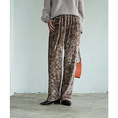 【スタイルデリ/STYLE DELI】のクラッシュベロアリラックスパンツ インテリア・キッズ・メンズ・レディースファッション・服の通販 founy(ファニー) 　ファッション　Fashion　レディースファッション　Fashion for Women　パンツ　Pants & Trousers　イエロー　Yellow　春　Spring　ギャザー　Gathered, Ruffled　ジャケット　Jacket, Outerwear　スウェット / スエット　Sweatshirt, Sweatwear　スリット　Slit, Slit Detail　タイツ　Tights, Legwear　デニム　Denim, Jeans Material　バランス　Balance, Style Balance　フォルム　Silhouette, Form　ブルゾン　Blouson, Bomber Jacket　ベロア　Velour, Soft Velvet　ポケット　Pocket, Pocket Detail　無地　Plain, Solid Color　レギンス　Leggings, Stretch Pants　ワイド　Wide, Wide Fit　冬　Winter / This Winter　A/W・秋冬　Autumn/Winter　ダークブラウン|ID: prp329100004704688 ipo3291000000033974088