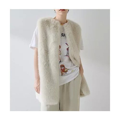 【ウィムガゼット/Whim Gazette】の【THE PAUSE】フェイクファークルーネックジレ 人気、トレンドファッション・服の通販 founy(ファニー) ファッション Fashion レディースファッション Fashion for Women アウター Coat / Outerwear Collection トップス・カットソー Cut & Sew Tops ベスト&ジレ / 重ね着スタイル Vests & Gilets ヴィンテージ Vintage Style グラデーション Gradient, Ombre フェイクファー Faux Fur, Imitation Fur フォックス Fox, Fox Fur フロント Front, Front Design ボトム Bottoms, Lower Wear ミドル Middle Length, Mid Height ワーク Workwear, Utility Style おすすめ Recommended / Our Picks エレガント 上品 Elegant 2025年 2025 2025-2026秋冬・A/W Autumn/Winter 2025–26 AW25–26 other-2|ID: prp329100004705585 ipo3291000000033983685