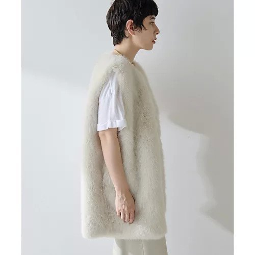 【ウィムガゼット/Whim Gazette】の【THE PAUSE】フェイクファークルーネックジレ 人気、トレンドファッション・服の通販 founy(ファニー) ファッション Fashion レディースファッション Fashion for Women アウター Coat / Outerwear Collection トップス・カットソー Cut & Sew Tops ベスト&ジレ / 重ね着スタイル Vests & Gilets ヴィンテージ Vintage Style グラデーション Gradient, Ombre フェイクファー Faux Fur, Imitation Fur フォックス Fox, Fox Fur フロント Front, Front Design ボトム Bottoms, Lower Wear ミドル Middle Length, Mid Height ワーク Workwear, Utility Style おすすめ Recommended / Our Picks エレガント 上品 Elegant 2025年 2025 2025-2026秋冬・A/W Autumn/Winter 2025–26 AW25–26 other-3|ID: prp329100004705585 ipo3291000000033983688