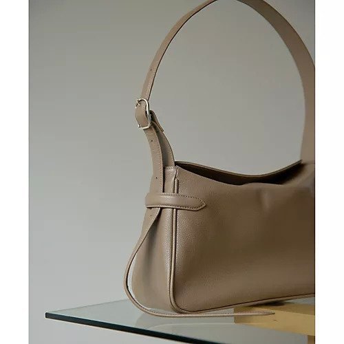 【ウィムガゼット/Whim Gazette】の【Hoaw.】スクエアショルダーバッグ 人気、トレンドファッション・服の通販 founy(ファニー) ファッション Fashion レディースファッション Fashion for Women バッグ Bags アクセサリー Fashion Accessories コンパクト Compact, Small Size シューズ Shoes, Footwear スクエア Square, Square Shape 財布 Wallet, Purse フォルム Silhouette, Form フラップ Flap, Flap Pocket ポケット Pocket, Pocket Detail ポーチ Pouch, Small Case マグネット Magnet, Magnetic Closure 2025年 2025 2025-2026秋冬・A/W Autumn/Winter 2025–26 AW25–26 other-2|ID: prp329100004705597 ipo3291000000033983768