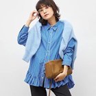 【リエミラー/Rie Miller】のウォッシャブル裾フリルレギュラーカラーシャツ 人気、トレンドファッション・服の通販 founy(ファニー) ファッション Fashion レディースファッション Fashion for Women トップス・カットソー Cut & Sew Tops シャツ・ブラウス・オフィスカジュアル Elegant Blouses & Button-Ups 2025年 2025 2025-2026秋冬・A/W Autumn/Winter 2025–26 AW25–26 おすすめ Recommended / Our Picks ウォッシャブル Machine Washable ギャザー Gathered, Ruffled パターン Pattern, Design Print フリル Frill, Ruffle ベスト Vest, Waistcoat ヨーク Yoke, Yoke Design 今季 This Season, Current Season thumbnail ブルー系3|ID: prp329100004707951 ipo3291000000034004472