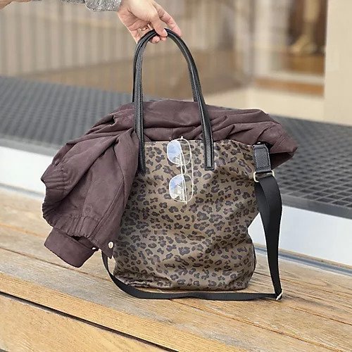 【ノーリーズ/NOLLEY'S】のレオパード柄縦長トートバッグ 人気、トレンドファッション・服の通販 founy(ファニー) ファッション Fashion レディースファッション Fashion for Women バッグ Bags アニマル Animal Print ショルダー Shoulder, Shoulder Strap レオパード Leopard, Animal Print エレガント 上品 Elegant other-1|ID: prp329100004707995 ipo3291000000034777831