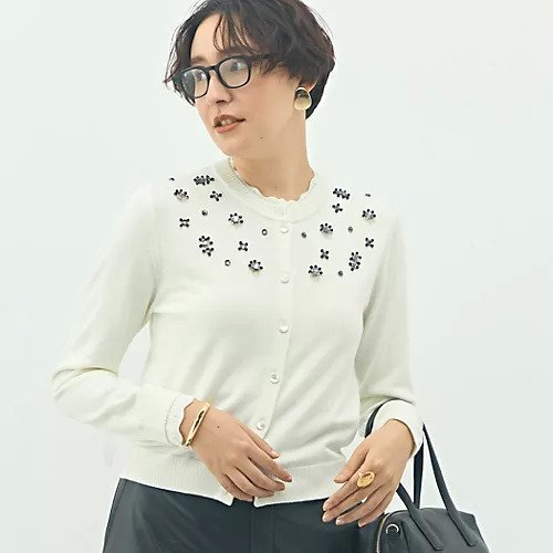 【ノーリーズ/NOLLEY'S】のビジュー付きクルーネックカーディガン インテリア・キッズ・メンズ・レディースファッション・服の通販 founy(ファニー) 　ファッション　Fashion　レディースファッション　Fashion for Women　トップス・カットソー　Cut & Sew Tops　カーディガン・羽織り　Layered Style Cardigans　2025年　2025　2025-2026秋冬・A/W　Autumn/Winter 2025–26 AW25–26　おすすめ　Recommended / Our Picks　カーディガン　Cardigan, Knitwear　コンパクト　Compact, Small Size　デニム　Denim, Jeans Material　ビジュー　Bijou, Jewel-like Accent　フリル　Frill, Ruffle　エレガント 上品　Elegant　ビジネス 仕事 通勤　Business / Work / Commuting　オフホワイト|ID: prp329100004708160 ipo3291000000034005799