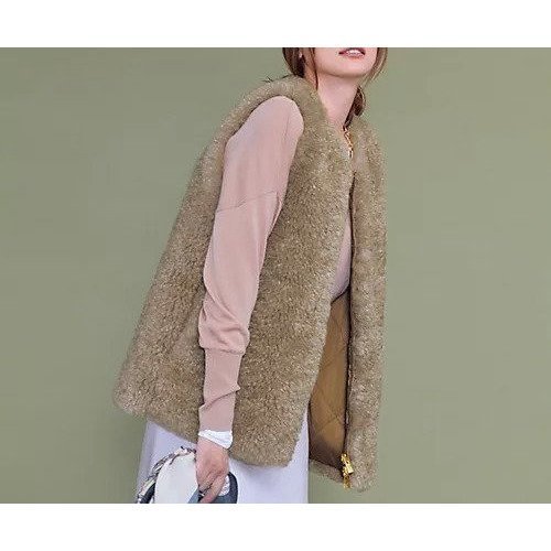 【カレンソロジー/Curensology】のリバーキルトファーベスト 人気、トレンドファッション・服の通販 founy(ファニー) 　ファッション　Fashion　レディースファッション　Fashion for Women　アウター　Coat / Outerwear Collection　トップス・カットソー　Cut & Sew Tops　ベスト&ジレ / 重ね着スタイル　Vests & Gilets　イタリア　Italy　秋　Autumn　キルト　Quilt, Quilted Fabric　サテン　Satin, Glossy Fabric　シンプル　Simple, Minimal　タフタ　Taffeta, Structured Fabric　なめらか　Smooth, Silky Texture　バランス　Balance, Style Balance　フェイクファー　Faux Fur, Imitation Fur　リバーシブル　Reversible, Two-Sided　エレガント 上品　Elegant　other-3|ID: prp329100004715417 ipo3291000000034068586