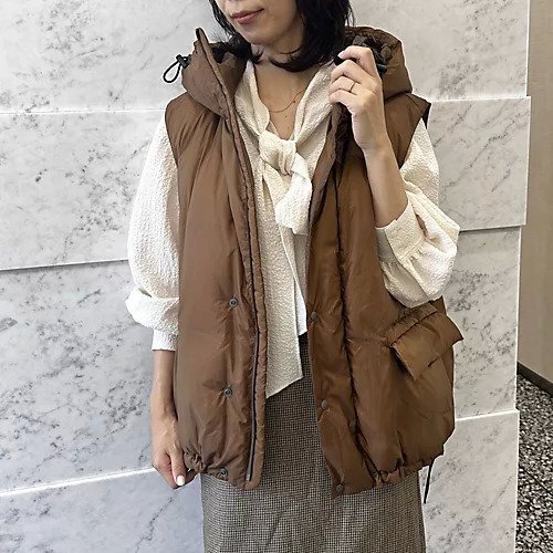 【徳原文子/Fumiko Tokuhara】の【Marisol別注】超軽量ナイロンアウトドアダウンベストフーディー 人気、トレンドファッション・服の通販 founy(ファニー) 　ファッション　Fashion　レディースファッション　Fashion for Women　アウター　Coat / Outerwear Collection　トップス・カットソー　Cut & Sew Tops　ベスト&ジレ / 重ね着スタイル　Vests & Gilets　コレクション　Collection, Seasonal Line　シンプル　Simple, Minimal　スタンド　Stand Collar, Upright Stand　スペシャル　Special, Limited Edition　ダウン　Down, Puffer　バランス　Balance, Style Balance　フォルム　Silhouette, Form　ベスト　Vest, Waistcoat　モダン　Modern, Contemporary　別注　Limited Edition, Custom Order　軽量　Lightweight, Ultra Light　other-3|ID: prp329100004715486 ipo3291000000034069024