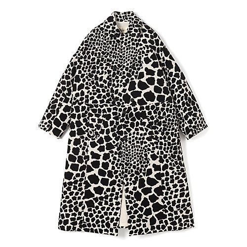 【ジュンミカミ/JUN MIKAMI】のキリンジャガードCT インテリア・キッズ・メンズ・レディースファッション・服の通販 founy(ファニー) 　ファッション　Fashion　レディースファッション　Fashion for Women　アウター　Coat / Outerwear Collection　2025年　2025　2025-2026秋冬・A/W　Autumn/Winter 2025–26 AW25–26　コクーン　Cocoon, Cocoon Silhouette　ジャカード／ジャガード　Jacquard, Woven Pattern　ビッグ　Big, Oversized　モノトーン　Monotone, Black and White　ロング　Long, Long-Length　シロ/クロ|ID: prp329100004715490 ipo3291000000034069038
